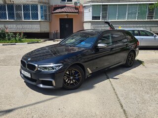 2019 BMW 5 серии 540d xDrive VII (G30/G31/G38), чёрный, 3400000 рублей, вид 2