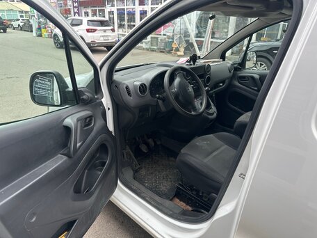 2017 Peugeot Partner, белый, 940000 рублей, вид 5