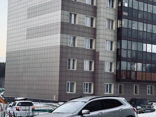 2018 Mercedes-Benz GLA 180 I (X156) Рестайлинг, серебристый, 2800000 рублей, вид 4