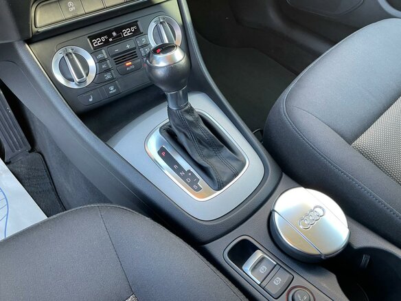 2013 Audi Q3 I (8U), чёрный - вид 18