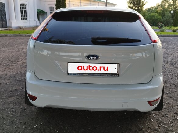 2010 Ford Focus II Рестайлинг, белый, 710000 рублей - вид 3