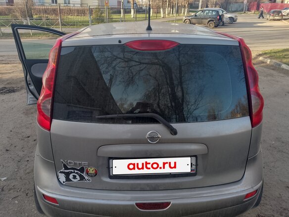 2008 Nissan Note I, серебристый, 470000 рублей - вид 2
