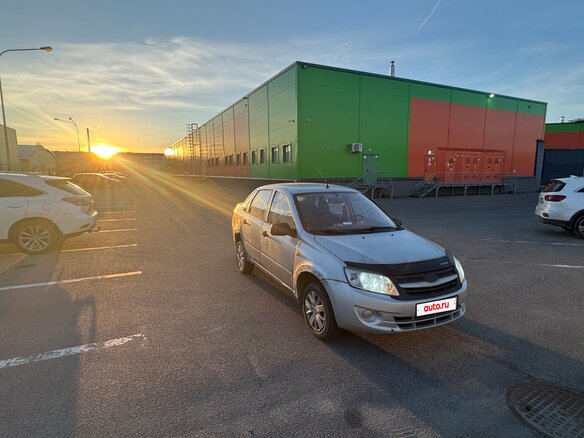 2012 Lada (ВАЗ) Granta I, серебристый, 100000 рублей - вид 2