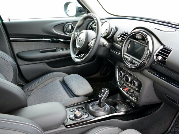 2020 Mini Clubman Cooper II Рестайлинг, зелёный - вид 1