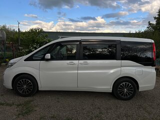 2018 Honda Stepwgn V Рестайлинг, белый, 2300000 рублей, вид 4