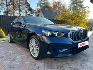 2023 BMW 5 серии 530i xDrive VIII (G60/G61/G68), синий, 6550000 рублей, вид 3
