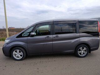 2016 Honda Stepwgn V, серый, 1810000 рублей, вид 4