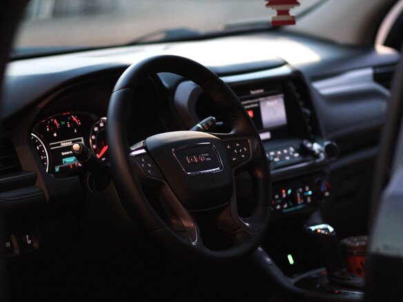 2016 GMC Acadia II, чёрный, 2780000 рублей - вид 13