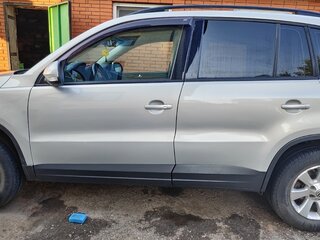2013 Volkswagen Tiguan I Рестайлинг, серебристый, 1650000 рублей, вид 2