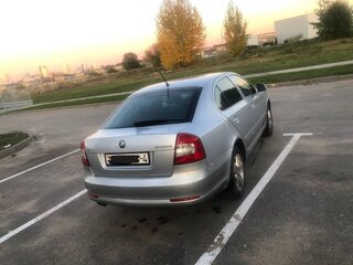 2011 Skoda Octavia II (A5) Рестайлинг, серебристый, 800000 рублей, вид 3