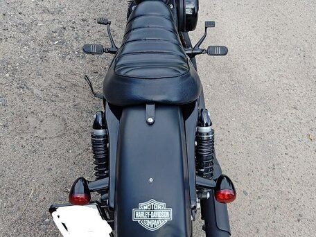2017 Harley-Davidson Sportster 883, чёрный, 940000 рублей, вид 2