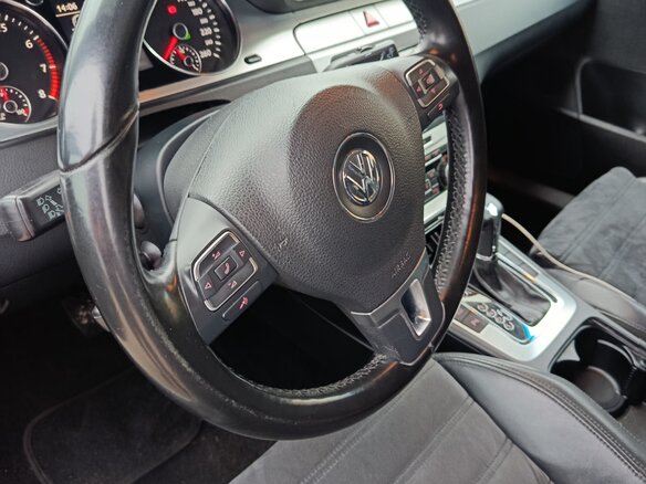 2010 Volkswagen Passat B6, серебристый, 1300000 рублей - вид 6