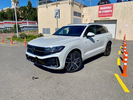 2025 Volkswagen Touareg III Рестайлинг, белый, 11100000 рублей, вид 1