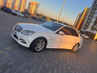2010 Mercedes-Benz C-Класс 180 BlueEFFICIENCY III (W204), чёрный, 1050000 рублей, вид 1