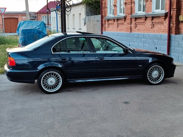 2001 BMW 5 серии 530i IV (E39) Рестайлинг, синий, 1400000 рублей - вид 2