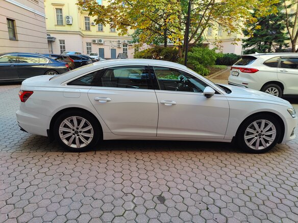 2021 Audi A6 40 TDI V (C8), белый, 3550000 рублей - вид 4