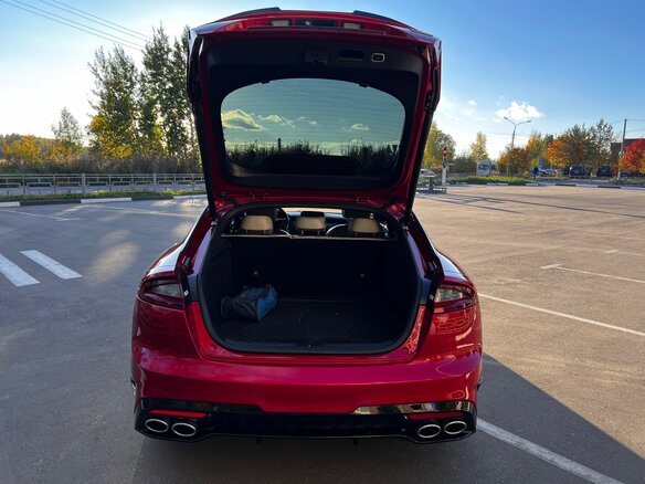 2019 Kia Stinger I, красный, 2670000 рублей - вид 17