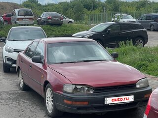 1992 Toyota Camry III (XV10), красный, 250000 рублей, вид 2
