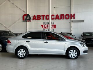 2014 Volkswagen Polo V, бежевый, 945000 рублей, вид 4