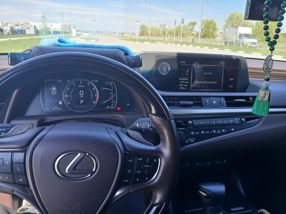 2020 Lexus ES 250 VII, чёрный, 5000000 рублей - вид 8