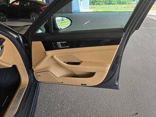 2017 Porsche Panamera 4 E-Hybrid II, серебристый, 6200000 рублей, вид 4