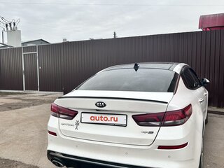 2019 Kia Optima IV Рестайлинг, белый, 2100000 рублей, вид 4