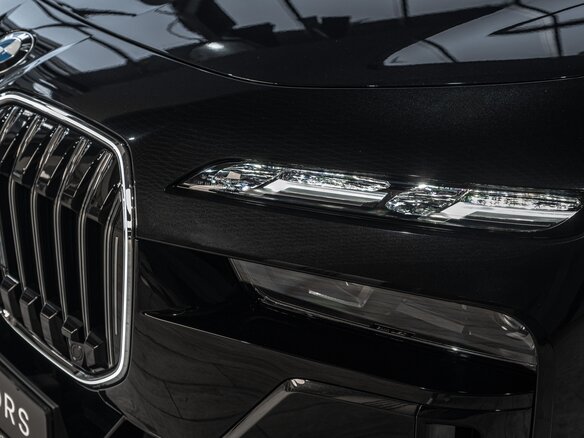 2025 BMW 7 серии 740i xDrive VII (G70), чёрный - вид 9