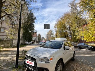 2012 Mitsubishi ASX I, белый, 1200000 рублей, вид 2