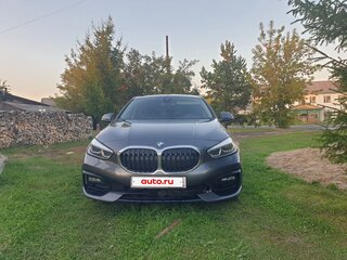 2020 BMW 1 серии 118i III (F40), серый, 3000000 рублей, вид 1