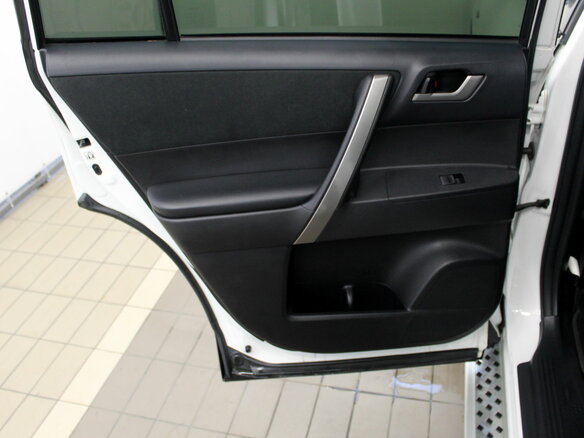 2013 Toyota Highlander II (XU40) Рестайлинг, белый - вид 8