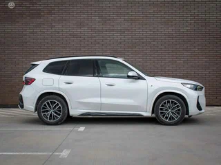 2023 BMW X1 Long 20Li sDrive III (U11/U12), белый, 3740000 рублей, вид 2