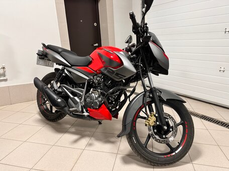 2021 Bajaj Pulsar NS 125, красный, 145000 рублей, вид 1
