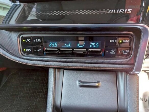 2017 Toyota Auris II Рестайлинг, чёрный - вид 14