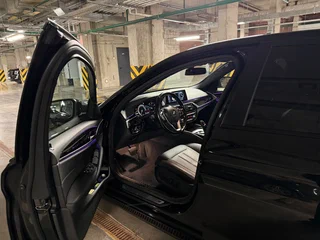 2017 BMW 5 серии 520d xDrive VII (G30/G31/G38), чёрный, 2900000 рублей, вид 4