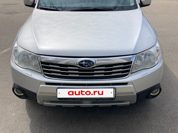 2010 Subaru Forester III Рестайлинг, серебристый, 1050000 рублей - вид 1