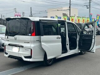 2019 Honda Stepwgn V Рестайлинг, белый, 1590000 рублей, вид 5