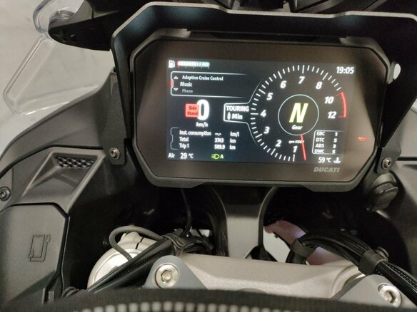 2024 Ducati Multistrada V4, пурпурный, 2700000 рублей - вид 4