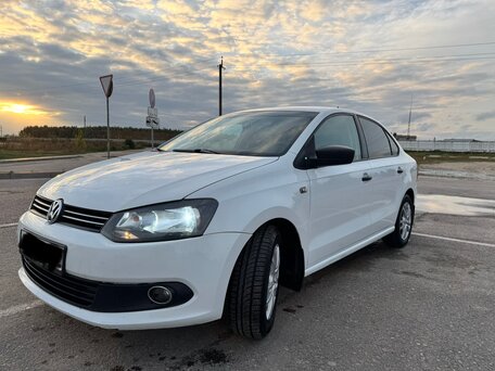 2014 Volkswagen Polo V, белый, 650000 рублей, вид 1