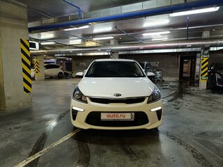 2018 Kia Rio IV, белый, 1300000 рублей, вид 4