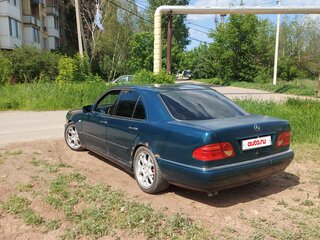 1996 Mercedes-Benz E-Класс 200 II (W210, S210), зелёный, 270000 рублей, вид 1