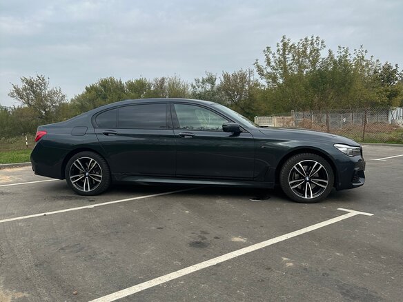 2018 BMW 7 серии Long 740Li xDrive VI (G11/G12), чёрный, 4250000 рублей - вид 1