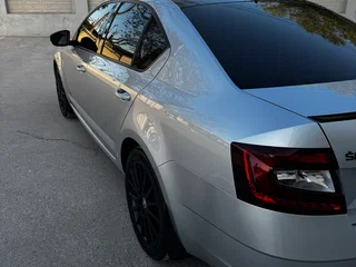 2019 Skoda Octavia III (A7) Рестайлинг, серебристый, 2100000 рублей, вид 4