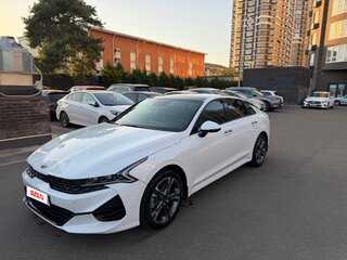 2021 Kia K5 III, белый, 3050000 рублей, вид 1