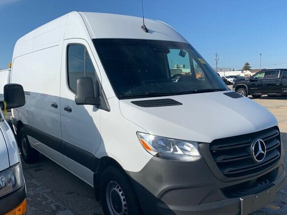 2022 Mercedes-Benz Sprinter, белый, 6900000 рублей - вид 4