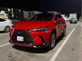 2022 Lexus NX 350 II, красный, 6300000 рублей, вид 3