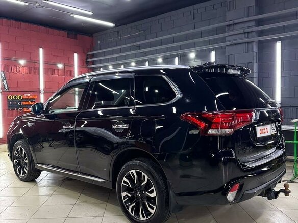 2015 Mitsubishi Outlander PHEV III Рестайлинг 2, чёрный, 2500000 рублей - вид 6