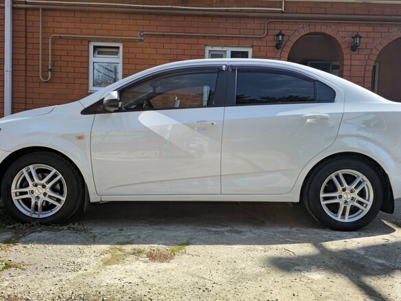 2013 Chevrolet Aveo II, белый, 780000 рублей - вид 5