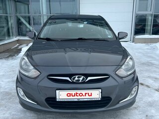 2011 Hyundai Solaris I, серебристый, 650000 рублей, вид 2
