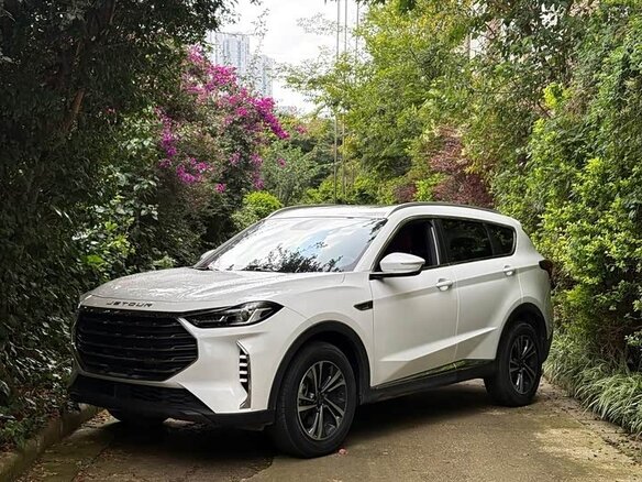 2022 Jetour X70+ I, белый, 1115000 рублей
