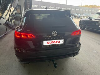 2018 Volkswagen Touareg III, чёрный, 3700000 рублей, вид 4
